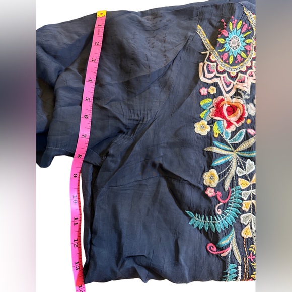 Johnny Was Embroidered Blouse - Picture 11 of 11